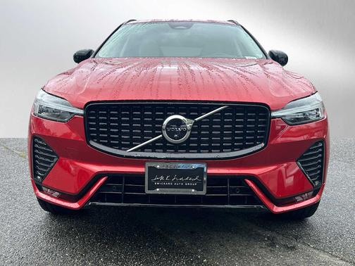 2023 Volvo XC60 B5 AWD Plus Dark