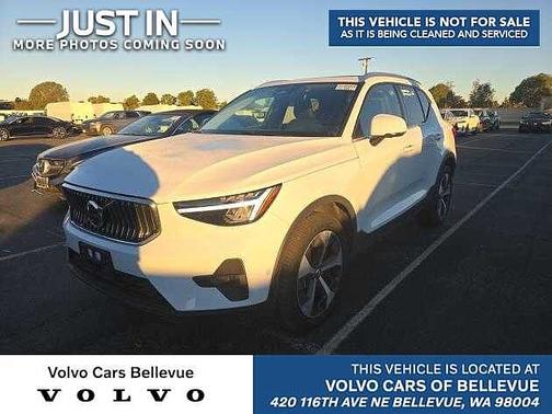 2025 Volvo XC40 Plus