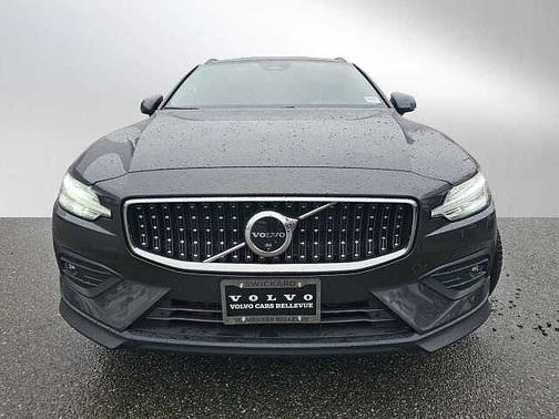 2025 Volvo V60 Cross Country Plus