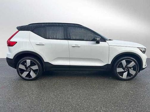 2023 Volvo XC40 Ultimate