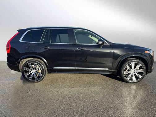 2022 Volvo XC90 T6 AWD Inscription 6 Seater