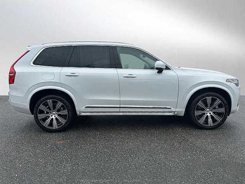 2024 Volvo XC90 T8 Ultimate 6-Seater