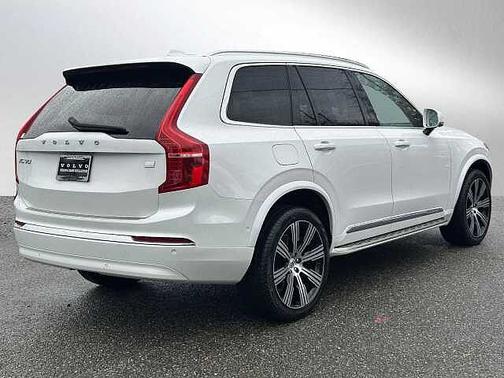 2024 Volvo XC90 T8 Ultimate 6-Seater