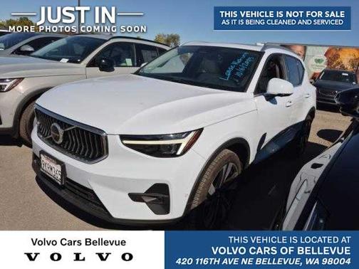 2024 Volvo XC40 B5 Plus Bright
