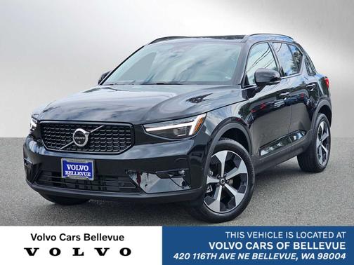 2025 Volvo XC40 B5 Plus Dark Theme