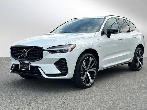 2022 Volvo XC60 Recharge Plug-In Hybrid T8 R-Design Extended Range