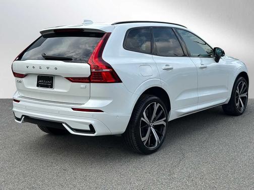 2022 Volvo XC60 Recharge Plug-In Hybrid T8 R-Design Extended Range
