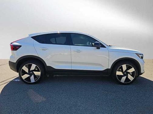 Crystal White 2023 Volvo C40 Recharge Pure Electric Ultimate