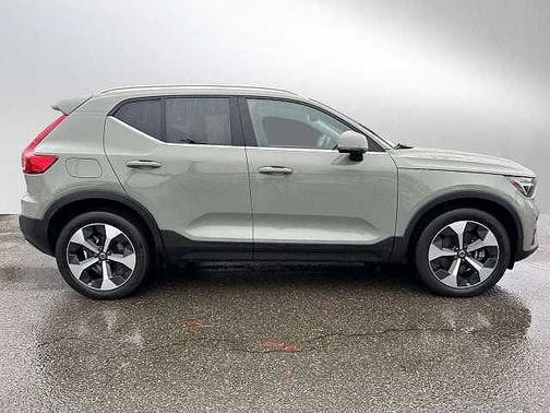 2023 Volvo XC40 Plus