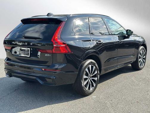 2025 Volvo XC60 B5 Plus