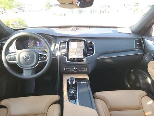 2024 Volvo XC90 T8 Ultimate Bright 7-Seater