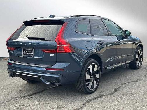 2024 Volvo XC60 Plus
