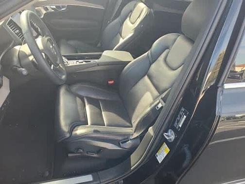 2024 Volvo XC90 T8 Ultimate Bright 7-Seater