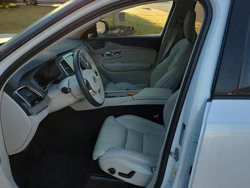 2024 Volvo XC90 T8 Ultimate Bright 7-Seater