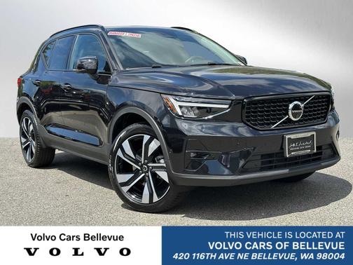 2024 Volvo XC40 B5 Plus Dark