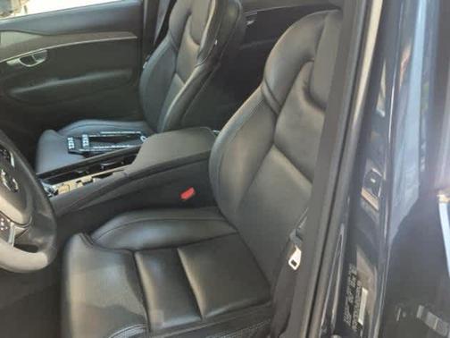 2024 Volvo XC90 Recharge Plug-In Hybrid T8 Ultimate Bright 7-Seater