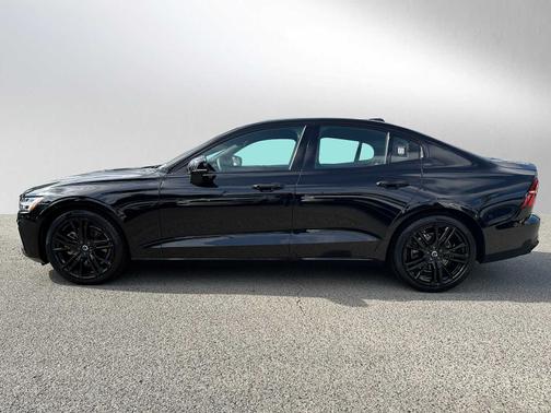2024 Volvo S60 B5 Plus Black Edition