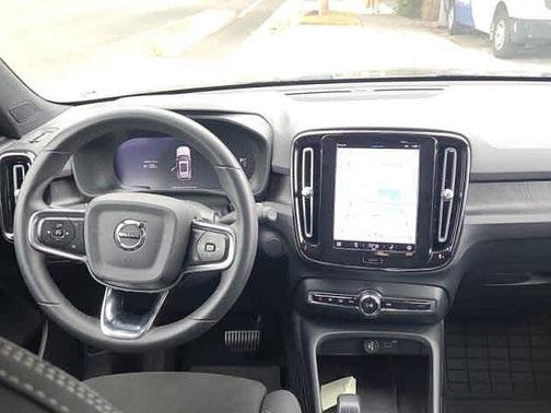 2023 Volvo XC40 Ultimate