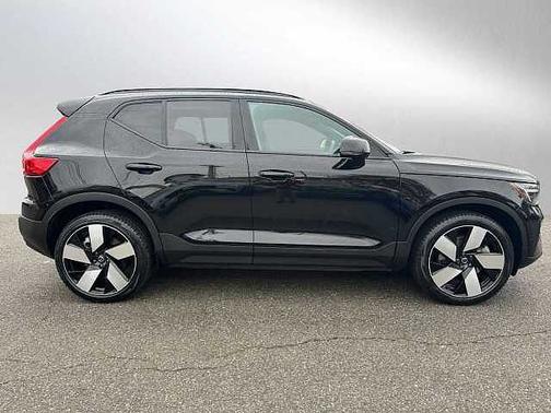 2023 Volvo XC40 Ultimate