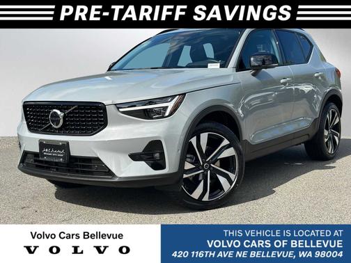 2024 Volvo XC40 B5 Plus Dark