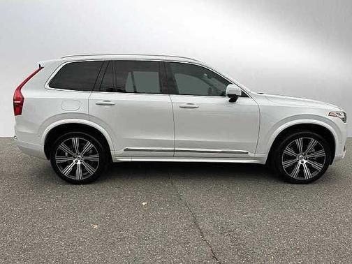 2023 Volvo XC90 Plus