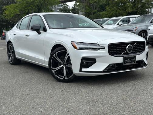 2024 Volvo S60 B5 Core Dark