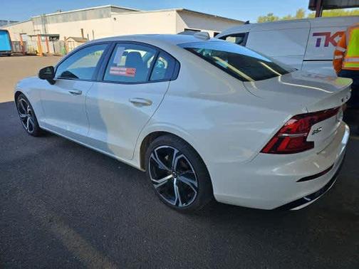 2024 Volvo S60 B5 Core Dark
