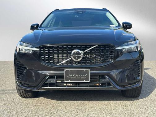 2023 Volvo XC60 Recharge Plug-In Hybrid Plus Dark