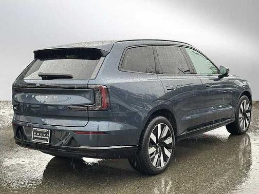2025 Volvo EX90 Plus