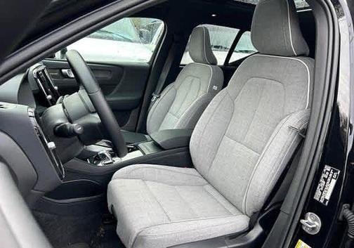 2023 Volvo XC40 Ultimate