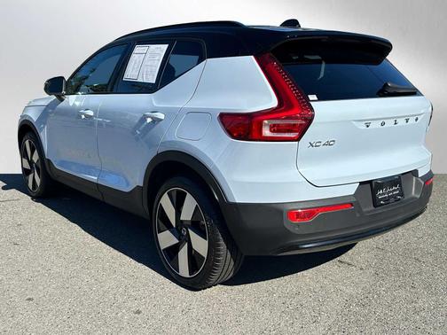 2024 Volvo XC40 Recharge Pure Electric Twin Plus