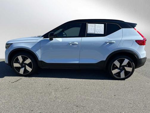 2024 Volvo XC40 Recharge Pure Electric Twin Plus