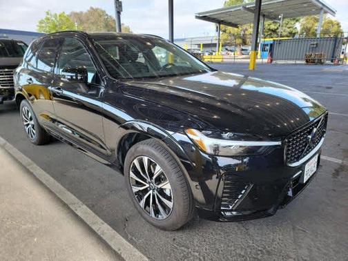 2025 Volvo XC60 B5 Plus