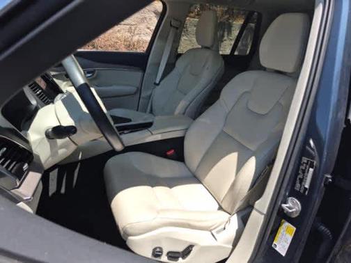 2023 Volvo XC90 Recharge Plug-In Hybrid Plus Bright 7-Seater