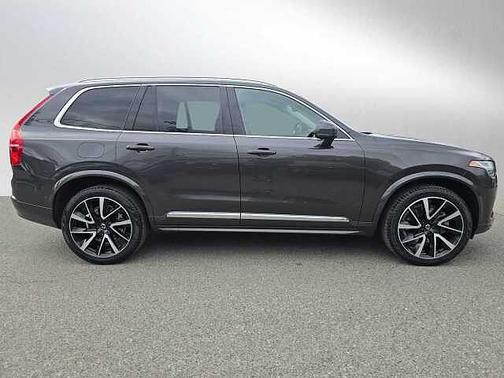 Platinum Grey 2023 Volvo XC90 Plus