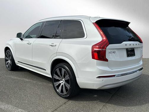2022 Volvo XC90 Recharge Plug-In Hybrid T8 Inscription Extended Range 6P