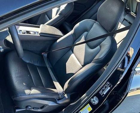 2023 Volvo XC60 Plus