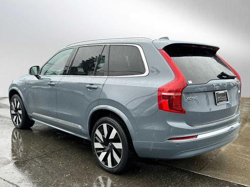 2023 Volvo XC90 Recharge Plug-In Hybrid Ultimate Bright 7-Seater