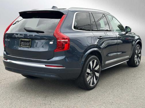 2023 Volvo XC90 Recharge Plug-In Hybrid Ultimate Bright 7-Seater