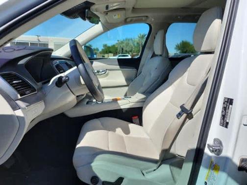 2023 Volvo XC90 Recharge Plug-In Hybrid Plus Bright 7-Seater