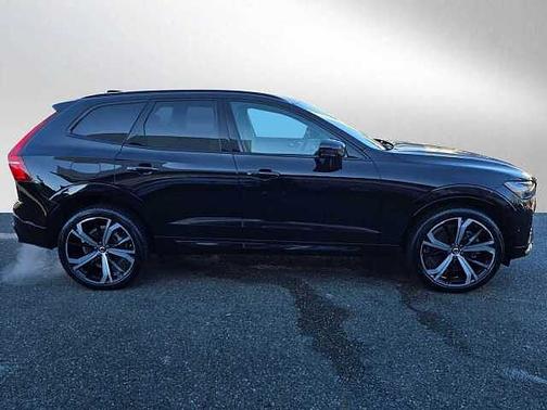 2023 Volvo XC60 Ultimate Dark