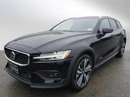 2025 Volvo V60 Cross Country Plus
