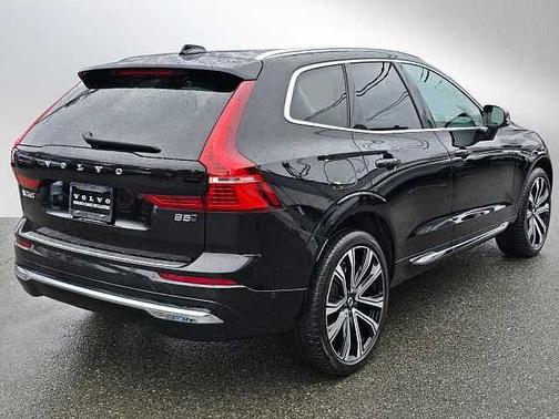 2023 Volvo XC60 B5 AWD Ultimate Bright