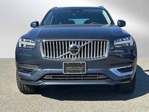 2023 Volvo XC90 Plus