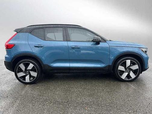 2023 Volvo XC40 Ultimate
