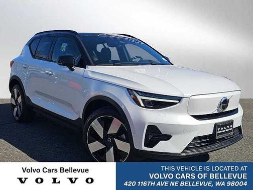 Crystal White 2023 Volvo XC40 Ultimate