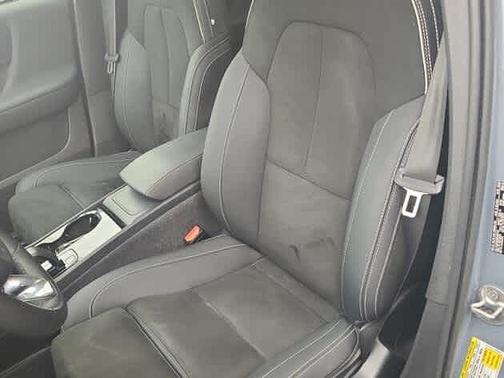 2023 Volvo XC40 Ultimate