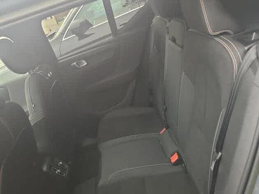 2023 Volvo XC40 Ultimate