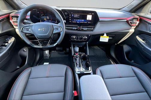 Iridescent Pearl Tricoat 2026 Chevrolet Trailblazer RS