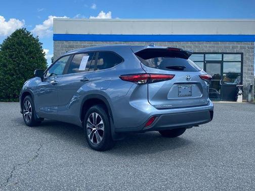 2023 Toyota Highlander Hybrid XLE